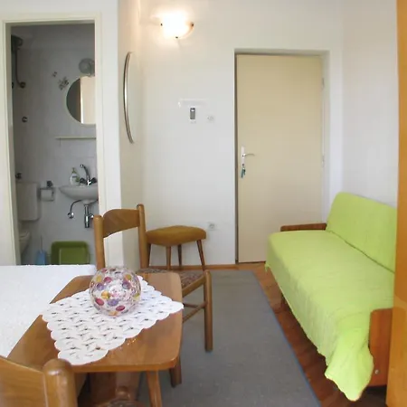 Aparments Ivanec Apartman *