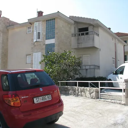 Aparments Ivanec Apartman *